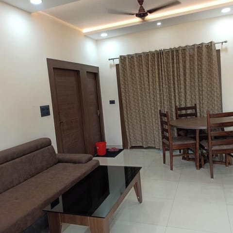 Deluxe Apartment, Balcony, City View | 20 bedrooms, desk, laptop workspace, iron/ironing board