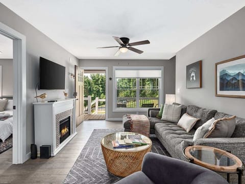 Living room with lots of comfortable seating.