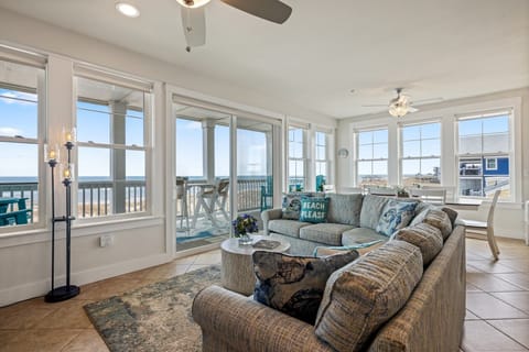 Living Room/Ocean View