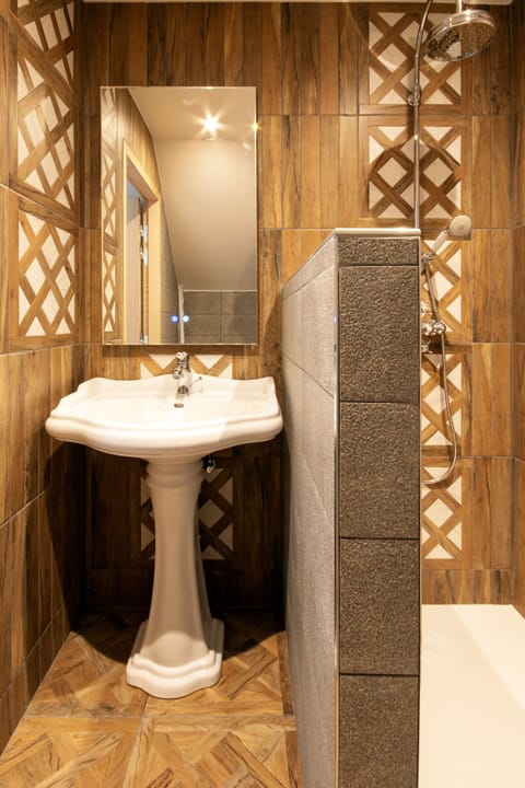 Superior Double Room (Spa Inclusive) | Bathroom | Hair dryer, bathrobes, towels, soap