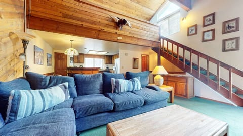 Condo, 3 Bedrooms | Living area | Smart TV