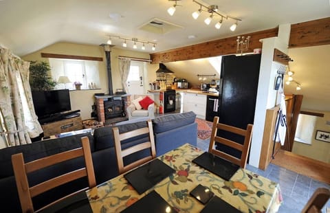 Tan y Garn - 2 Bedroom Cottage - Whitesands (19019)