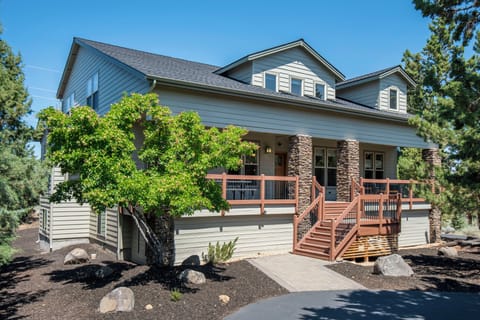 Trail Creek Retreat – perfect for groups up to 18!