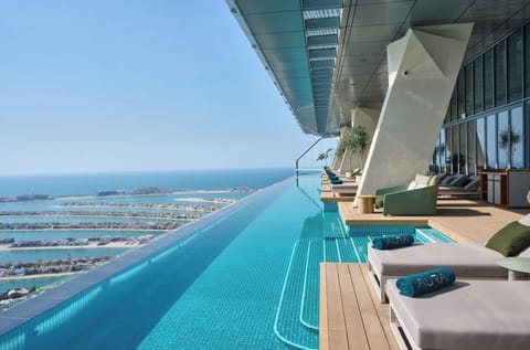 2 outdoor pools