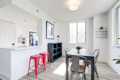 Dining area and breakfast bar