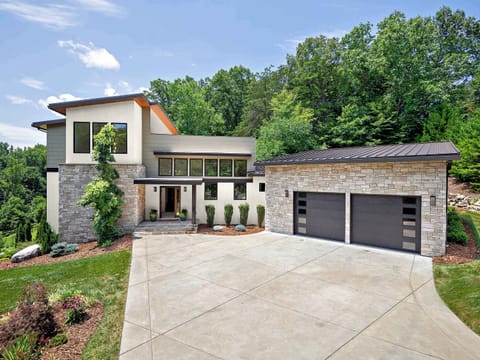 Welcome to A Modern Mountain Retreat!