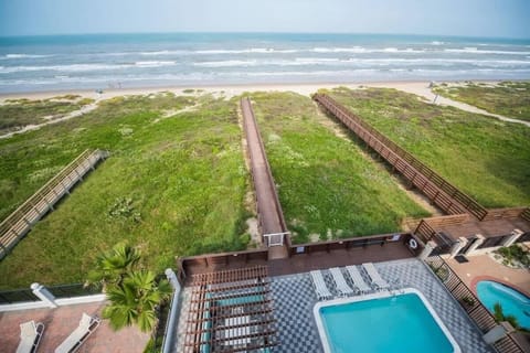 AMAZING Beachfront Views