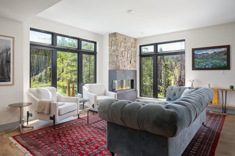 Luxurious Living Room