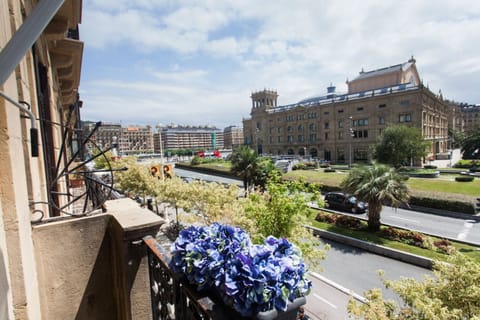 Triple Room, Balcony | City view