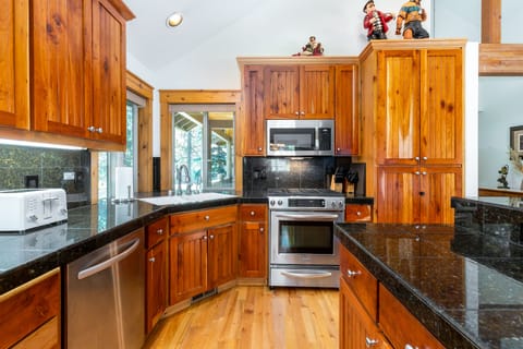 Kitchen - Main Level