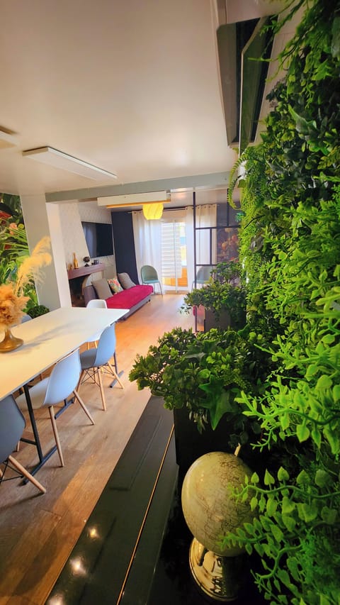 Comfort Villa, Non Smoking, Private Pool | Living area | TV