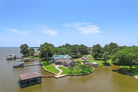 Overview of THE LAKEHOUSE