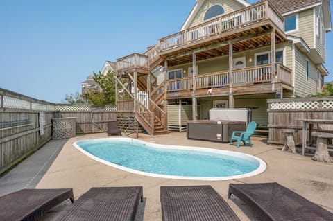 SS26: Wanderer's Rest | Pool Deck - Hot Tub
