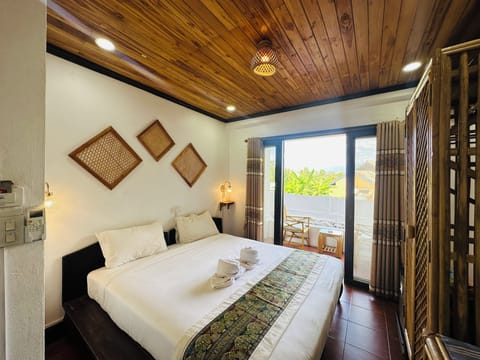 Superior Double Room, Patio | Egyptian cotton sheets, premium bedding, down comforters, pillowtop beds