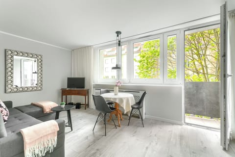 Deluxe Apartment | Balcony