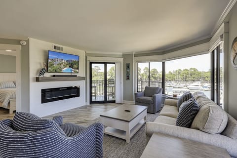 7548 Yacht Club