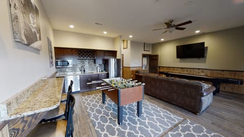 Home Decor, Indoors, Screen, Furniture, Table