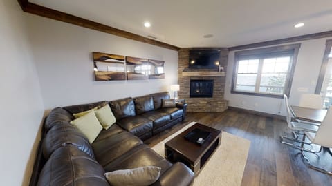 Indoors, Furniture, Living Room, Home Decor, Couch