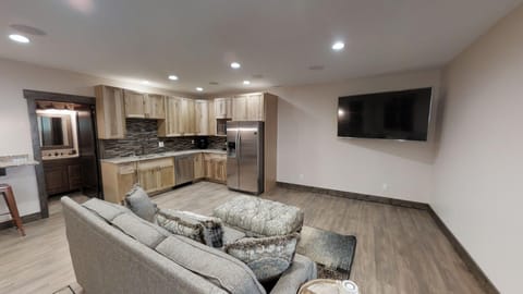 Indoors, Screen, Home Decor, Furniture, Living Room