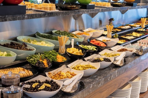Daily buffet breakfast for a fee