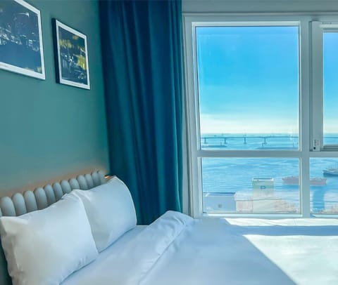 Premium Double Room | Desk, laptop workspace, free WiFi, bed sheets