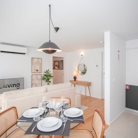 House | 2 bedrooms, desk, iron/ironing board, Internet