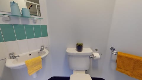 Economy Single Room | Bathroom