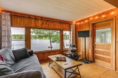 Cottage (2 Bedrooms) | Front of property