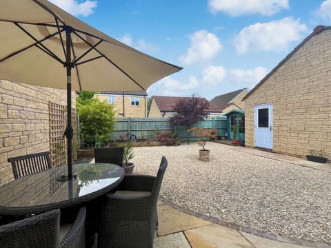 Sitting-out-area | Bluebell House, Frome