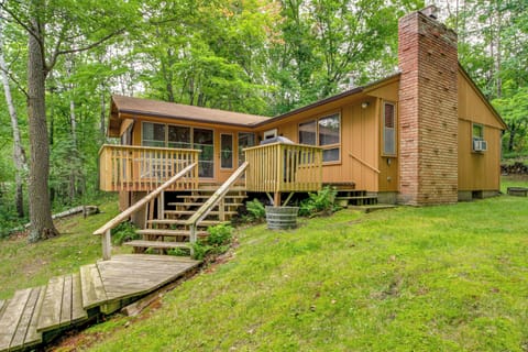 Pierz Vacation Rental | 2BR | 1BA | 1,000 Sq Ft | 4 Steps Required