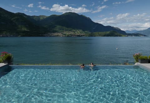 Seasonal outdoor pool, pool umbrellas, sun loungers