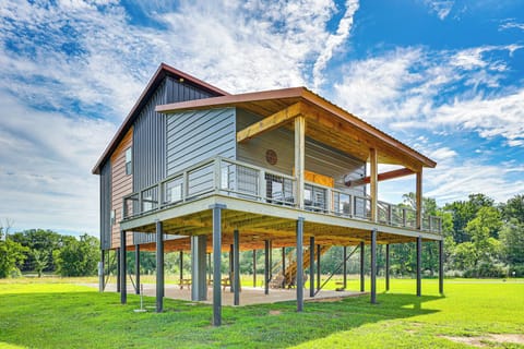 Glenwood Vacation Rental | 4BR | 4BA | 2,500 Sq Ft | Stairs Required