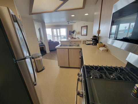 Standard Suite, 2 Bedrooms, 2 Bathrooms, Beach View | Iron/ironing board, free WiFi, bed sheets