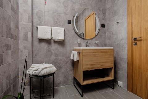 Standard Double or Twin Room, Sea View | Bathroom | Slippers