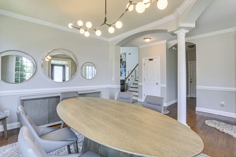 House (5 Bedrooms) | Interior