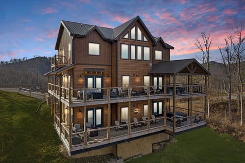 Cabin, 5 Bedrooms | Exterior