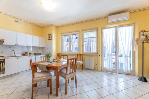 Kitchen, Living Room