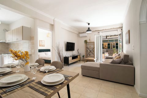 Comfort Apartment | Living area | Flat-screen TV
