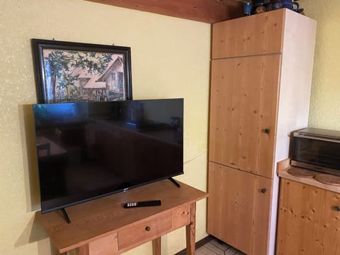 Room, 1 Bedroom, Patio | Interior