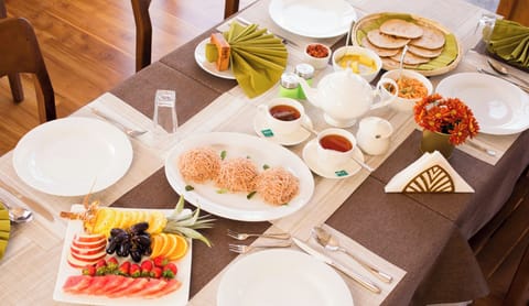 Free daily continental breakfast