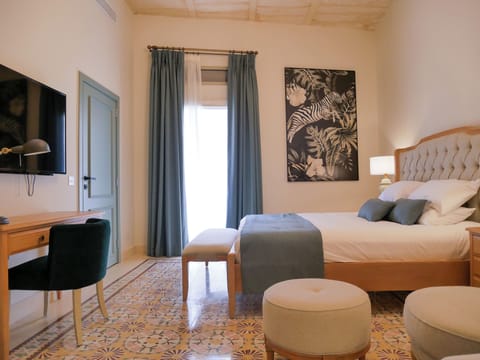 Superior Double Room, Balcony | In-room safe, desk, free WiFi, bed sheets