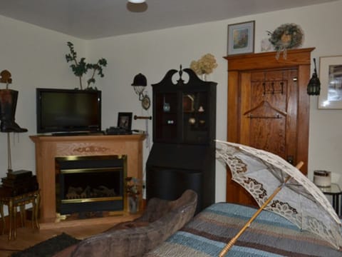 d2f21c40-6a8a-4742-a980-f0b14539b475