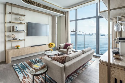 Bayview Suite | Living area