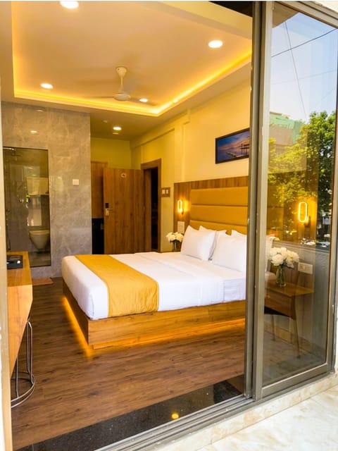 Deluxe Double Room | Free WiFi, bed sheets
