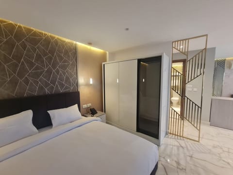 Egyptian cotton sheets, premium bedding, down comforters