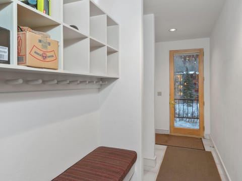 Back Entry Way - Access to hot tub and ski access