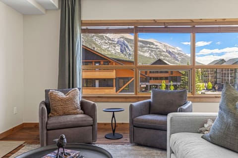 Swivel Chair to Turn and Enjoy the View