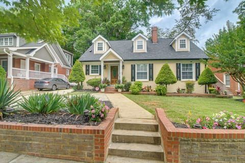Charlotte Vacation Rental | 4BR | 2BA | 1,940 Sq Ft | 4 Steps Required