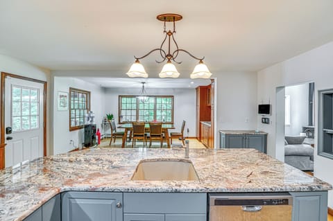 House (3 Bedrooms) | Interior