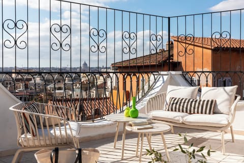 Junior Room | Terrace/patio